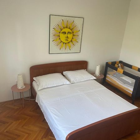Haus Grace Apartment Kastela Ngoại thất bức ảnh