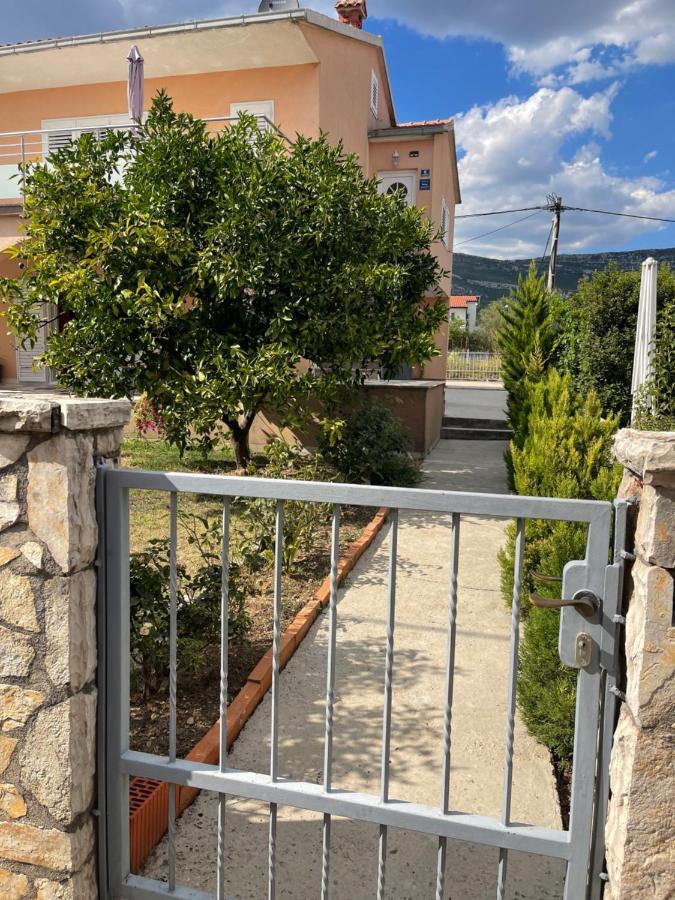 Haus Grace Apartment Kastela Ngoại thất bức ảnh