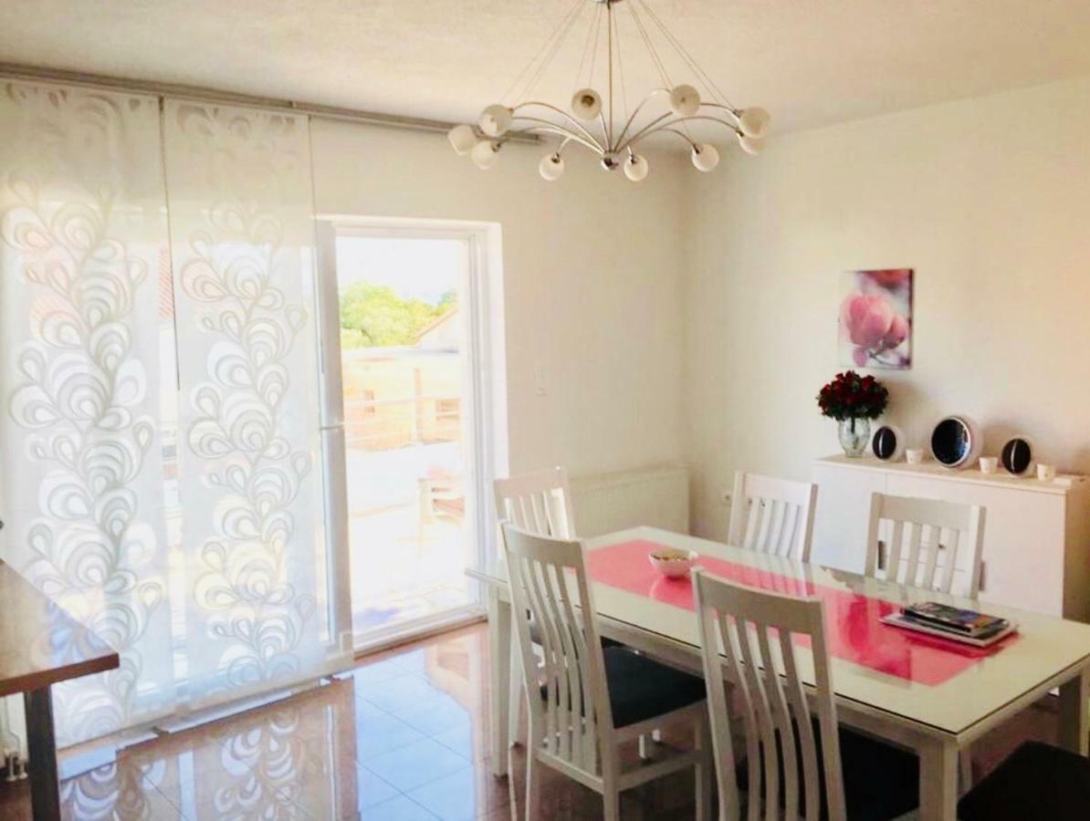 Haus Grace Apartment Kastela Ngoại thất bức ảnh